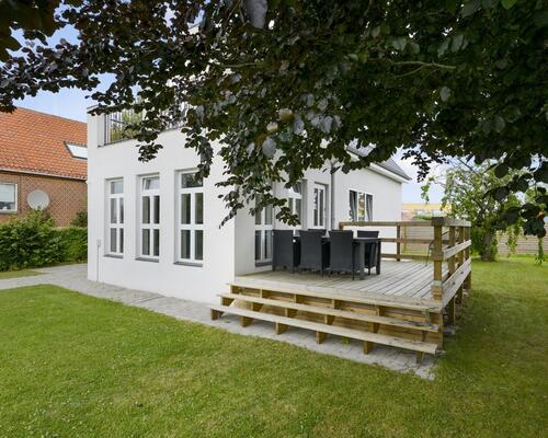 Flot nyistandsat villa på 162 etagemeter (115+47m2)