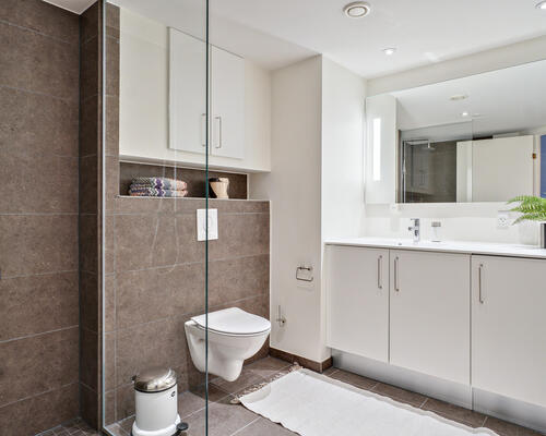 3 værelses nyere renoveret lejlighed på 89 m² midt i Aalborg i sikre og trygge rammer.