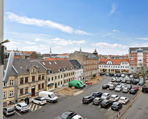 3 værelses nyere renoveret lejlighed på 89 m² midt i Aalborg i sikre og trygge rammer.