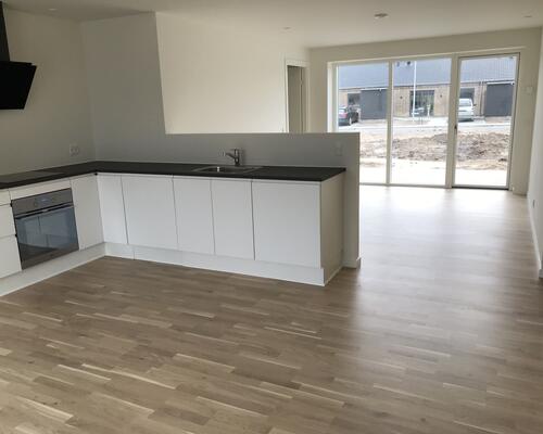 4 vær. rækkehus udlejes