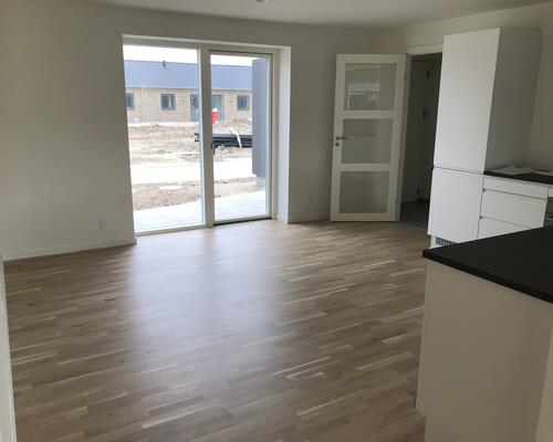 4 vær. rækkehus udlejes