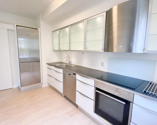 Rummelig 2-værelses lejlighed i Nørresundby