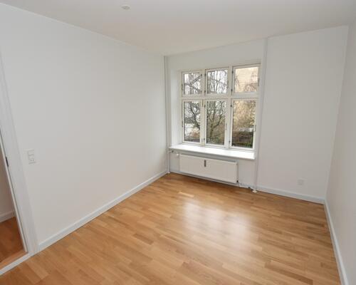 Lys lejlighed med to værelser i Aalborg Vestby