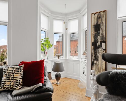 Luksus herskabslejlighed i smuk ejendom