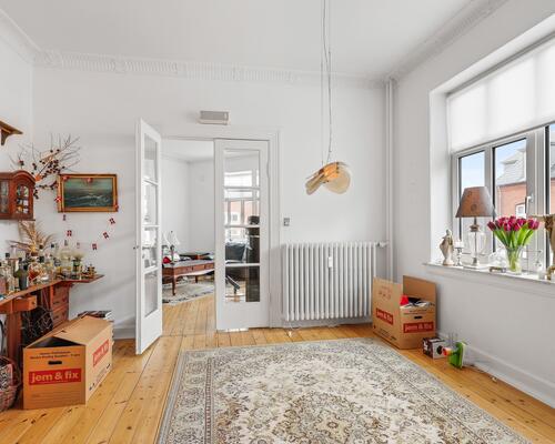 Luksus herskabslejlighed i smuk ejendom