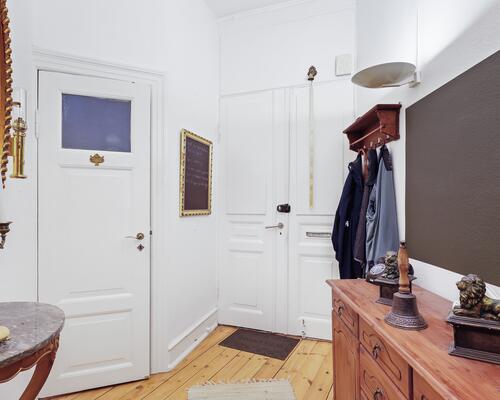 Luksus herskabslejlighed i smuk ejendom