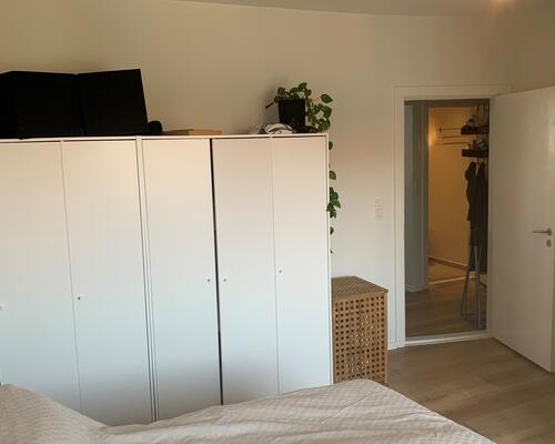 Velindrettet toværelses med altan