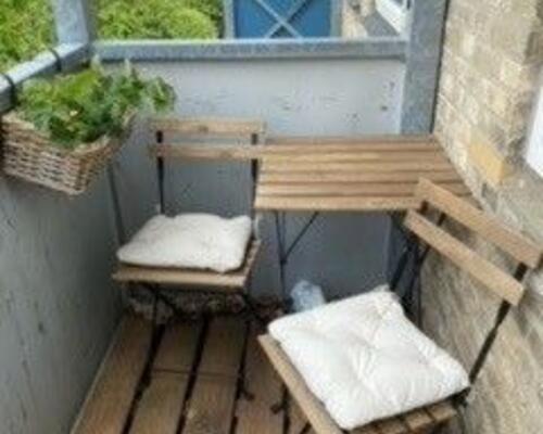 Velindrettet toværelses med altan