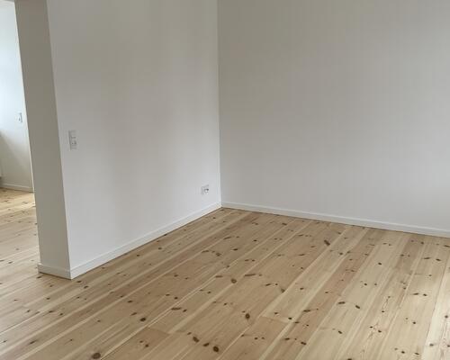 *Perfekt dele lejlighed. Tæt på by, indkøb og tog stationen - mulighed for indskudsfri via vores samarbejdspartner.