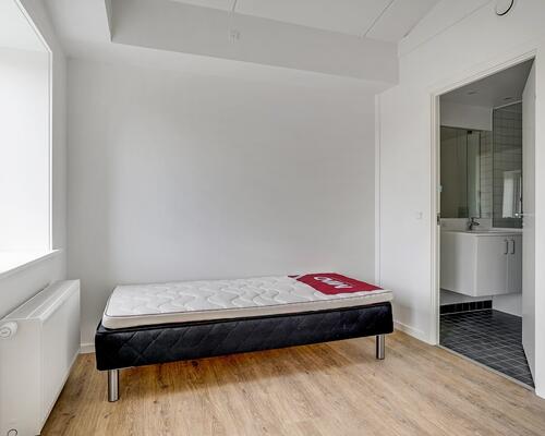 Lejlighed med altan og gode p-muligheder