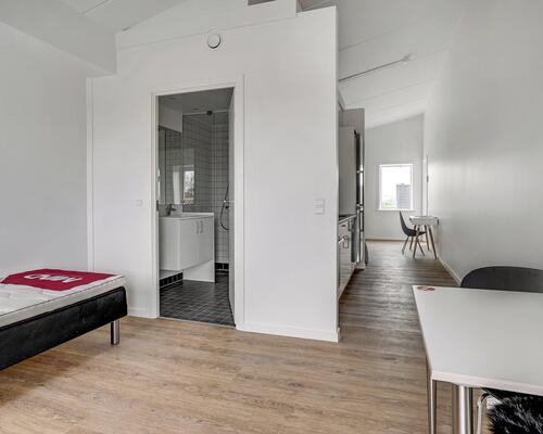 Lejlighed med altan og gode p-muligheder