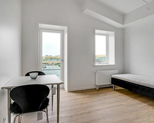 Lejlighed med altan og gode p-muligheder