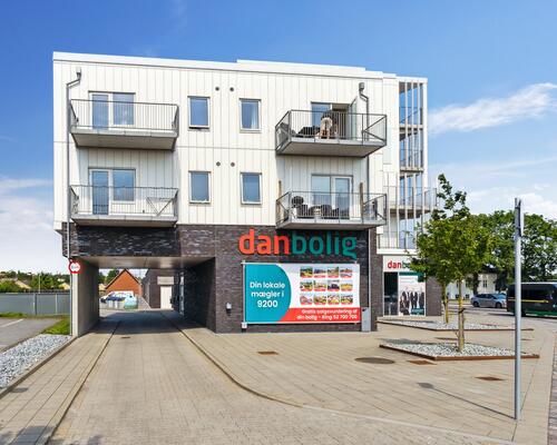 Lejlighed med altan og gode p-muligheder