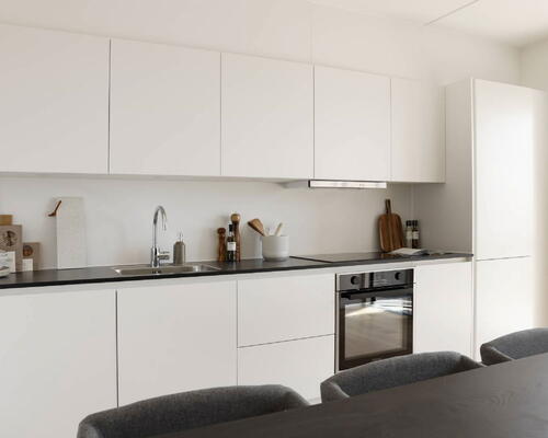 Dejlig 4-værelses bolig med moderne køkken og plads til hele familien - Gulvarme i hele boligen! Ingen bindingsperiode