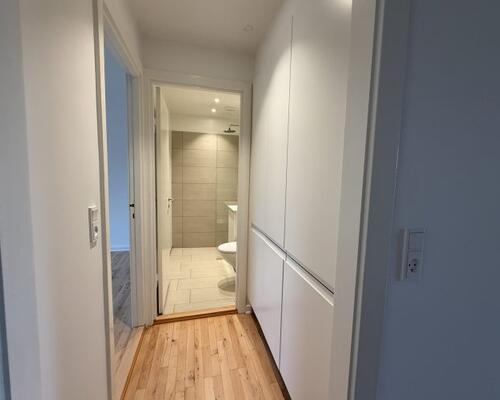 Lys og nyistandsat 4-værelses lejlighed med altan i Horsens