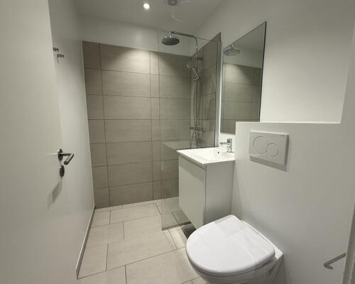 Lys og nyistandsat 4-værelses lejlighed med altan i Horsens