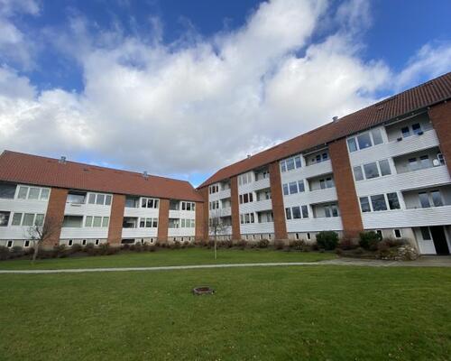 Lys og nyistandsat 4-værelses lejlighed med altan i Horsens