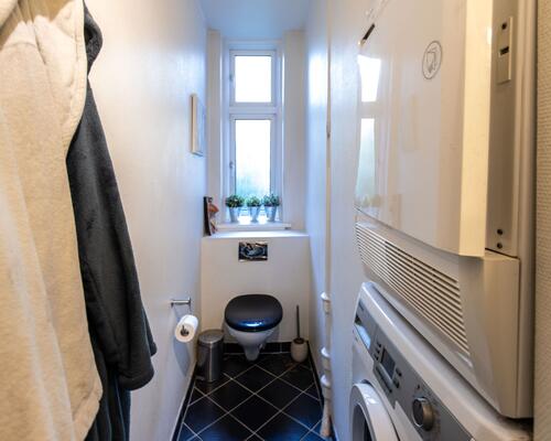 Flot, stor lejlighed et stenkast fra Vejle centrum