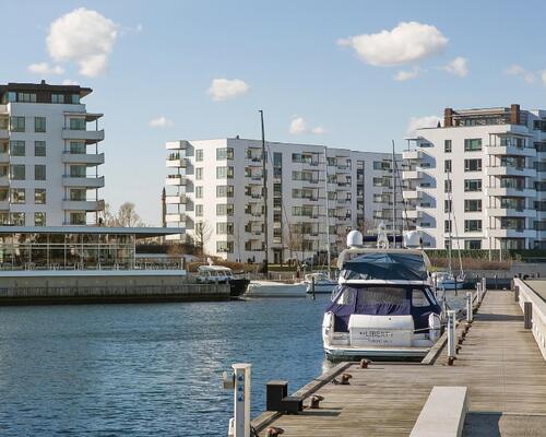 Skøn Tuborg lejlighed med vandudsigt.