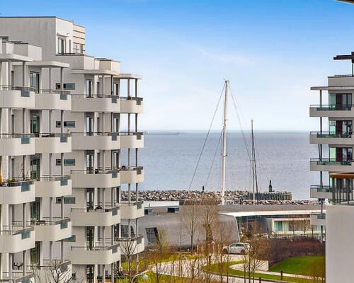 Skøn Tuborg lejlighed med vandudsigt.