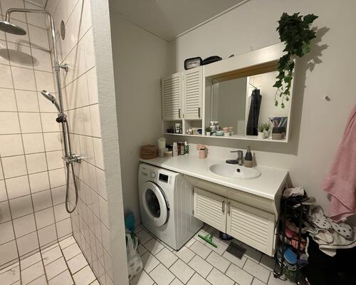 3 værelses lejlighed med skøn altan.