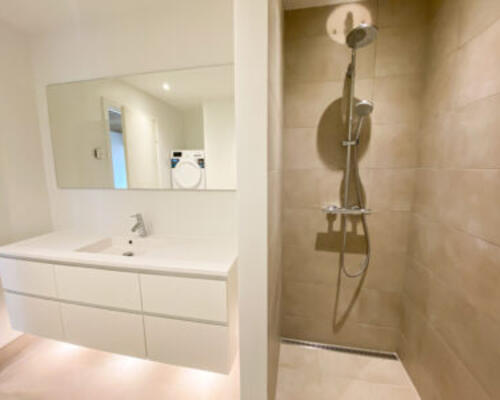 Lækker 2-værelses lejlighed i skønne omgivelser