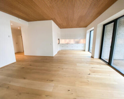 Nybygget og rummelig 3-værelses lejlighed i fantastiske omgivelser