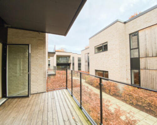 Nybygget og rummelig 3-værelses lejlighed i fantastiske omgivelser