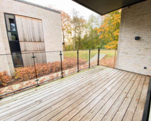 Nybygget og rummelig 3-værelses lejlighed i fantastiske omgivelser