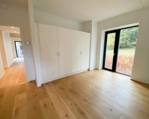 Nybygget og rummelig 3-værelses lejlighed i fantastiske omgivelser