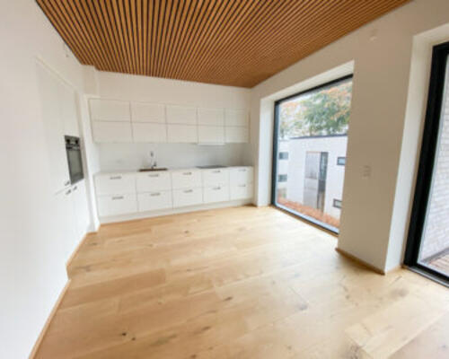 Nybygget og rummelig 3-værelses lejlighed i fantastiske omgivelser