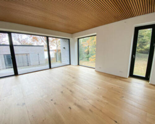 Nybygget og rummelig 3-værelses lejlighed i fantastiske omgivelser