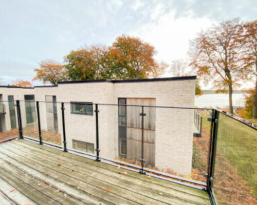 Nybygget og rummelig 3-værelses lejlighed i fantastiske omgivelser