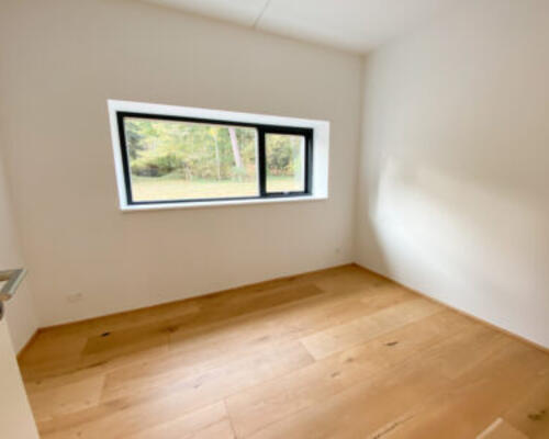 Nybygget og rummelig 3-værelses lejlighed i fantastiske omgivelser