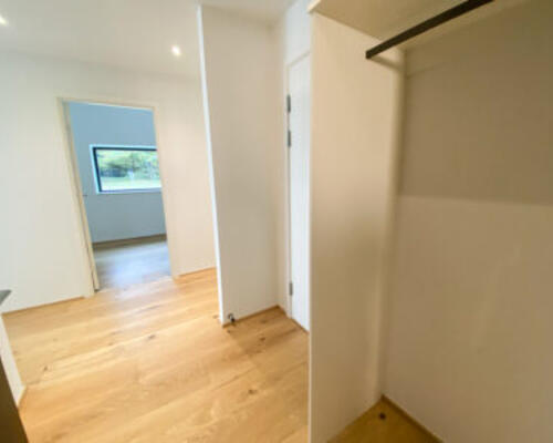 Nybygget og rummelig 3-værelses lejlighed i fantastiske omgivelser