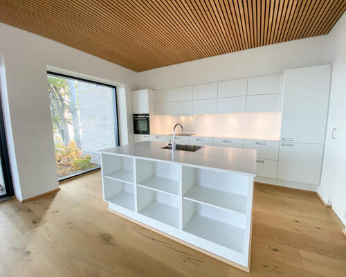 Eksklusiv 3-værelses lejlighed med altan og fantastisk udsigt