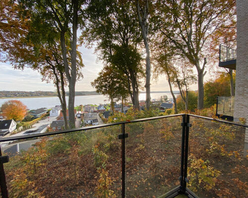 Eksklusiv 3-værelses lejlighed med altan og fantastisk udsigt