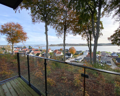 Eksklusiv 3-værelses lejlighed med altan og fantastisk udsigt