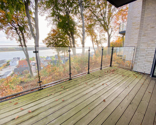 Eksklusiv 3-værelses lejlighed med altan og fantastisk udsigt