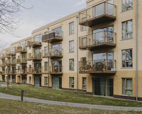 Nybygget lys lejlighed i populært område