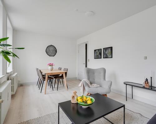 Stor 2-værelses stuelejlighed