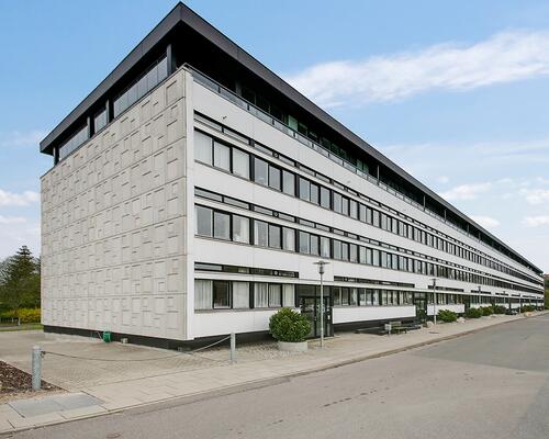 Attraktiv lejlighed i rolig ejendom