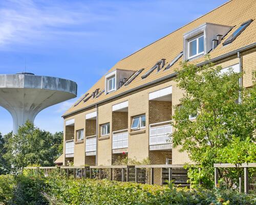 To soveværelser og stor opholdsstue