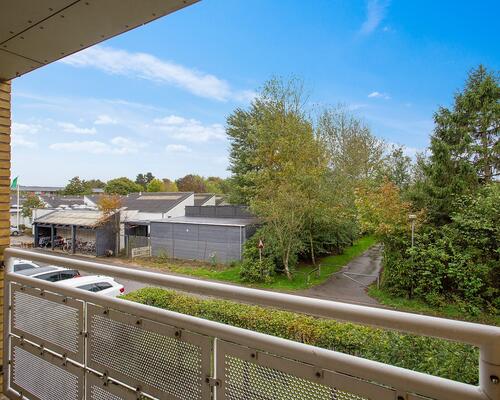 To soveværelser og stor opholdsstue