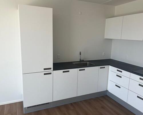 Lys og indbydende 3-værelses lejlighed i nyopført ejendom – tæt på centrum af Esbjerg