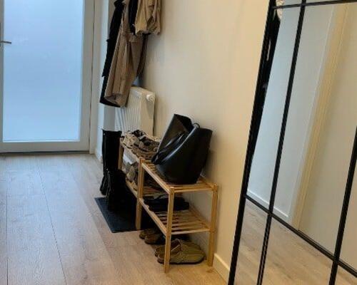 På 4 sal, ende lejlighed. med rigtig god udsigt. billederne er fra en anden lejlighed, som er helt magen til.