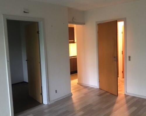 God 2. værelses lejlighed i stueetagen