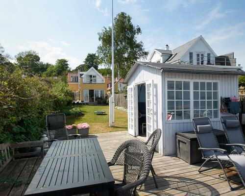 Eksklusivt beliggende villa med direkte adgang til Øresund – Lars Carls Vej, Taarbæk