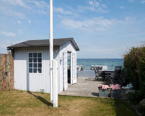 Eksklusivt beliggende villa med direkte adgang til Øresund – Lars Carls Vej, Taarbæk