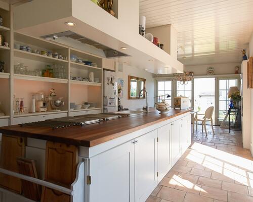 Eksklusivt beliggende villa med direkte adgang til Øresund – Lars Carls Vej, Taarbæk